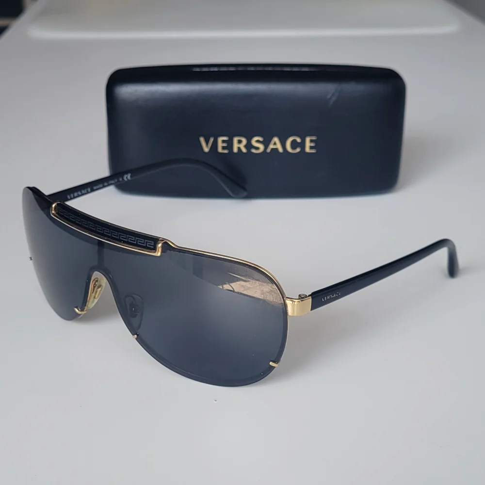 Versace Black and Gold Sunglasses VE2140 - Picture 2 of 15